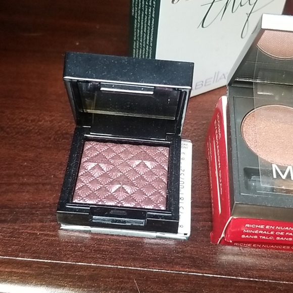 mirabella Other - 🚩2 for 25 Eyeshadow darker than it looks